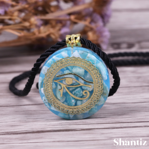 pendentif orgonite en amazonite et symbole de l'oeil d'Horus