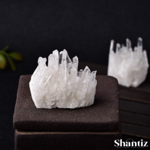 pierre brute en amas de quartz blanc